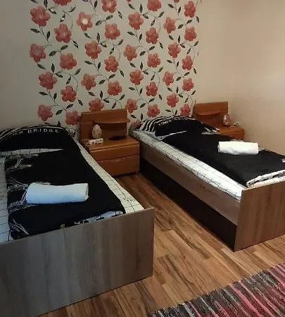 Apartment Orsi / Vendeghaz