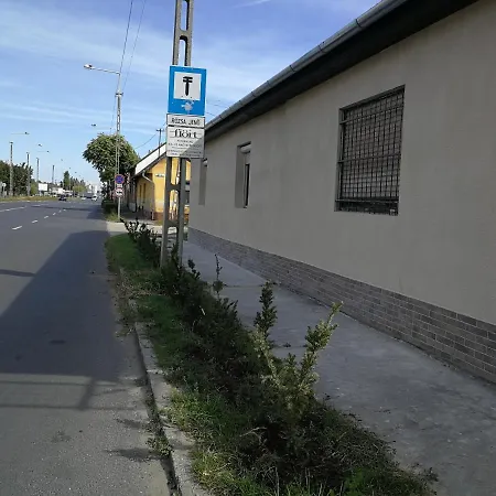 Orsi / Vendegház Apartman *