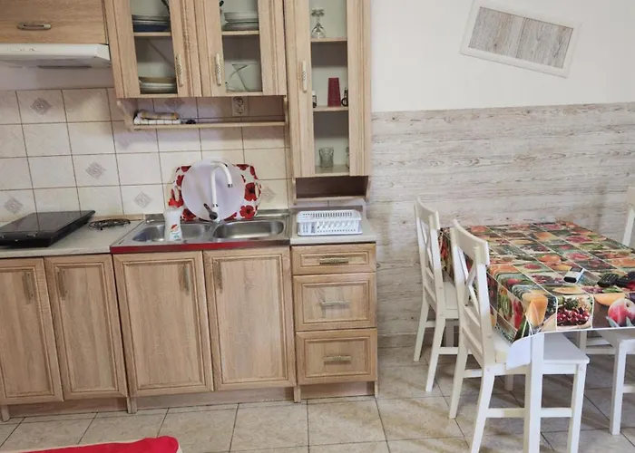 Apartament Orsi / Vendeghaz *