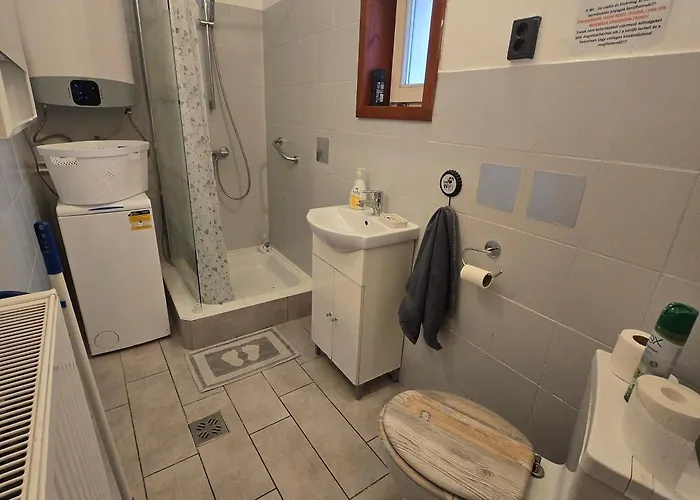 Orsi / Vendeghaz Apartament *